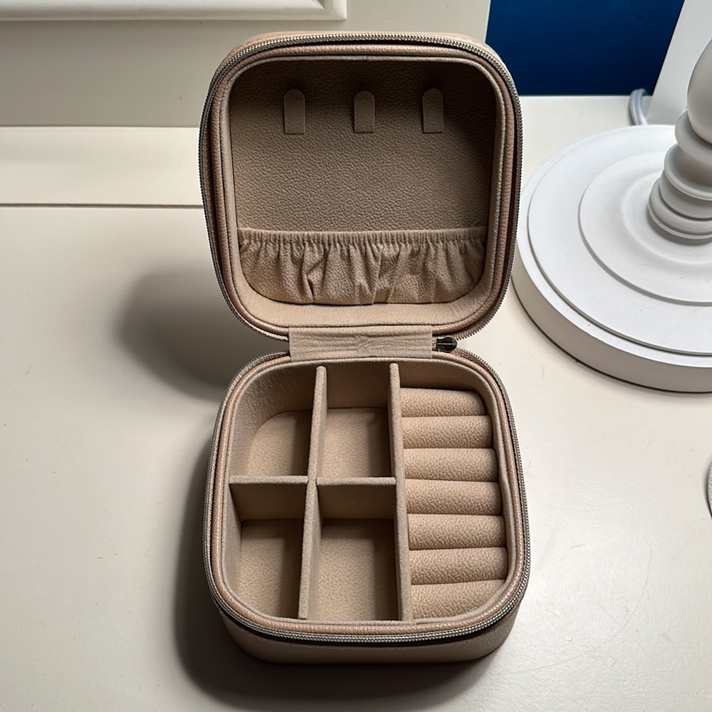 Samara Jewelry Box - Picture 3 of 5